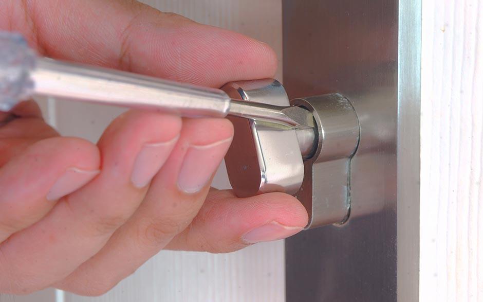 prix serrure porte blindée Mennecy